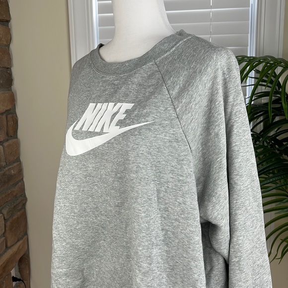 Nike Essential Fleece Sweater - Picture 4 of 6